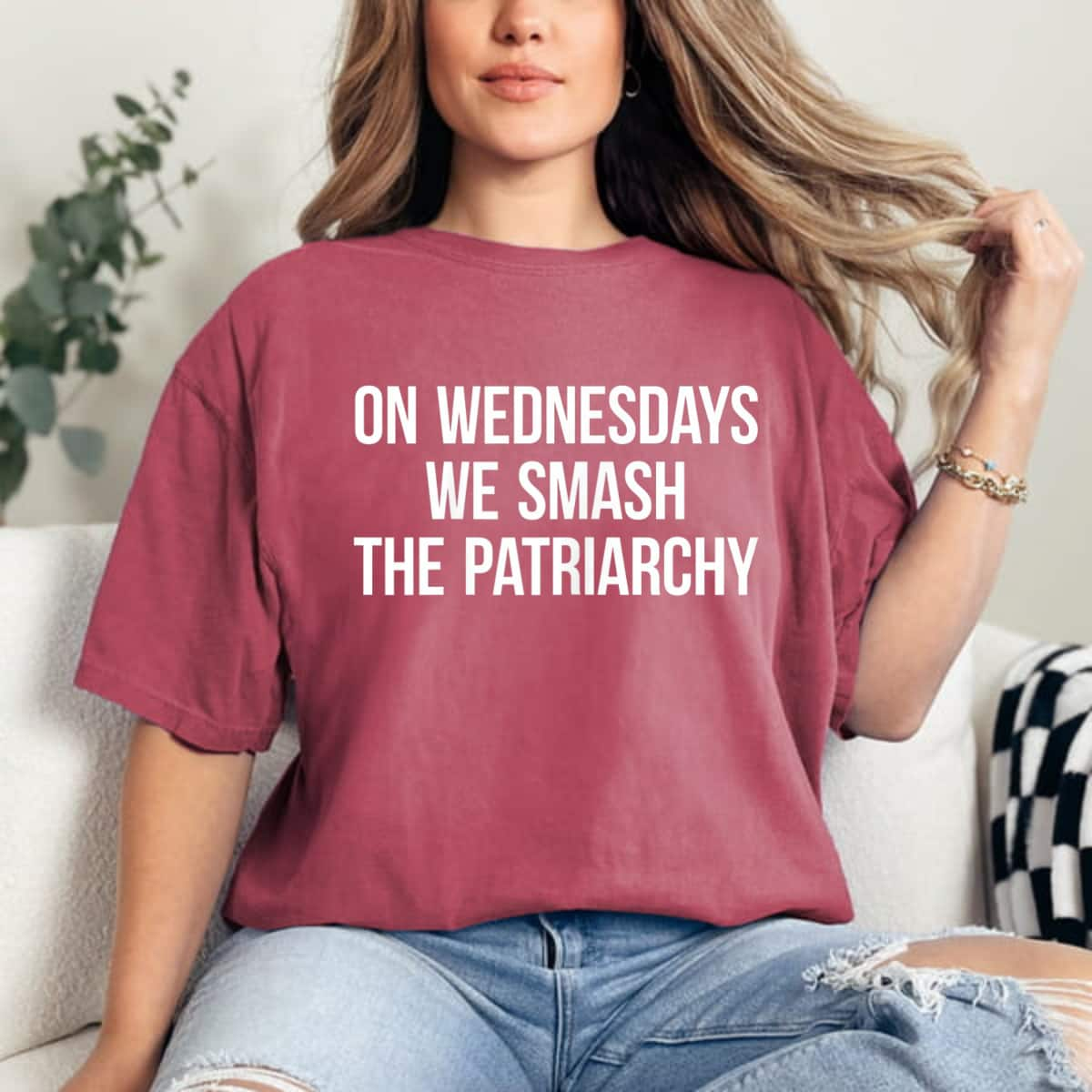 Strong Women On Wednesdays We Smash The Patriarchy Feminist T-Shirt