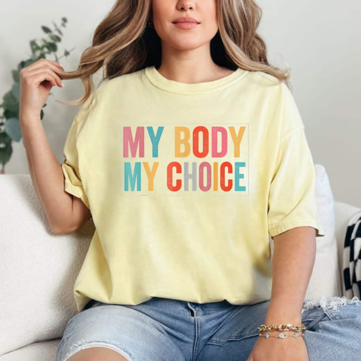 Strong Women My Body Choice Uterus feminist Business Women T-Shirt