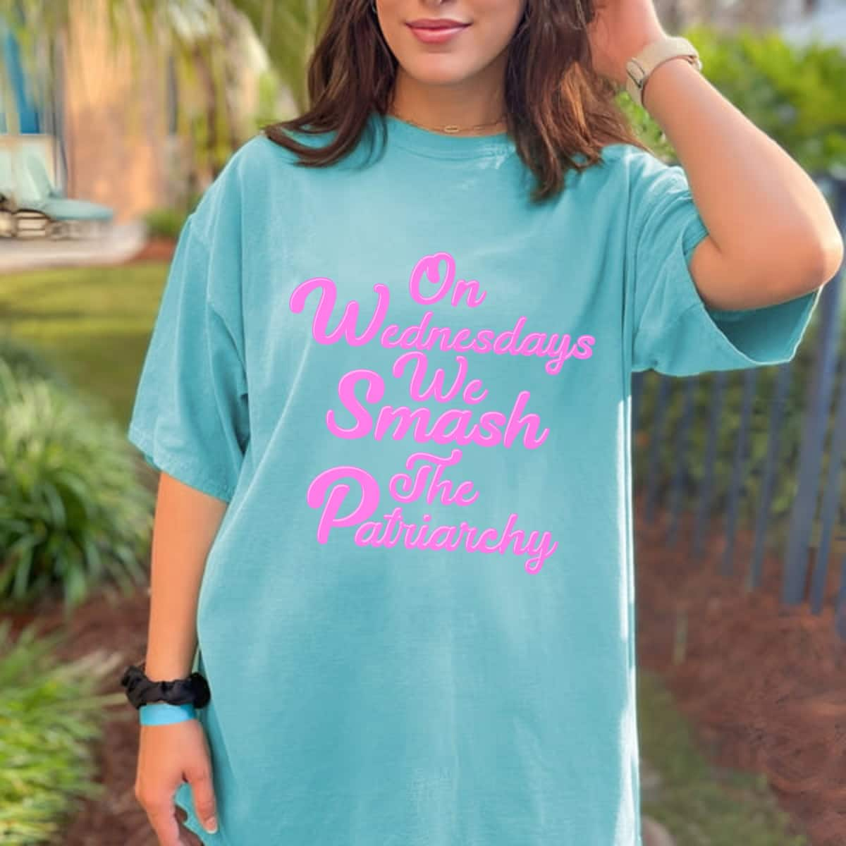 Strong Women Feminist On Wednesdays We Smash The Patriarchy T-Shirt