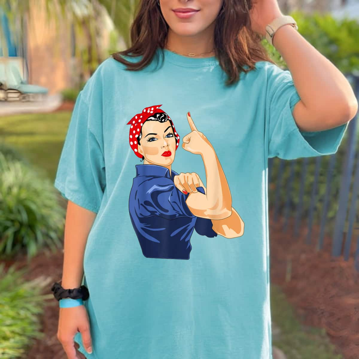 Rosie The Riveter T-Shirt Gives Middle Finger Rosie