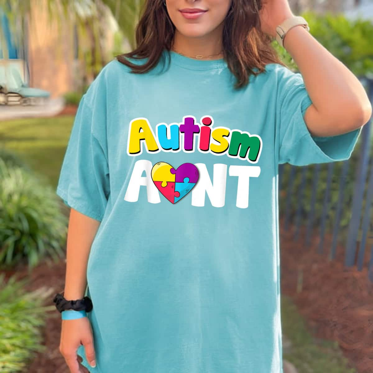 Autism Aunt Awareness Puzzle Pieces Colors Gift T-Shirt