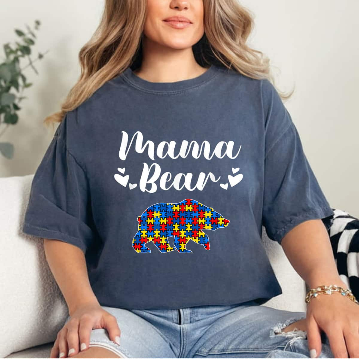 Autism Awareness Mama Bear Puzzle Piece Autistic Mom Gift T-Shirt