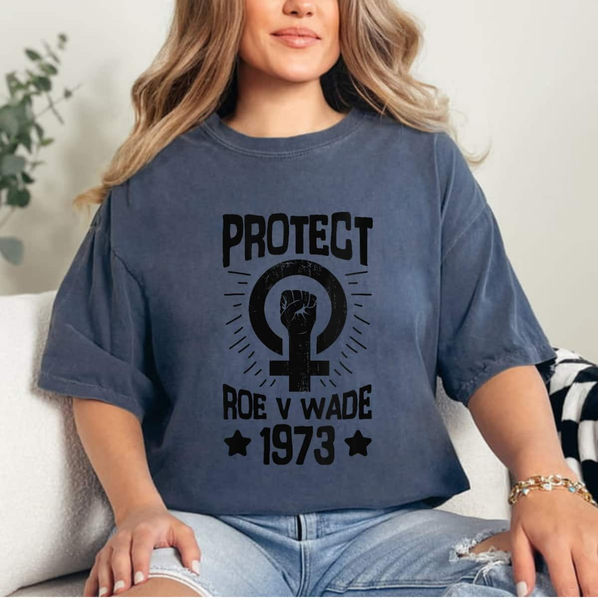 Protect Roe V Wade 1973 Pro Choice Feminist AF T-Shirt